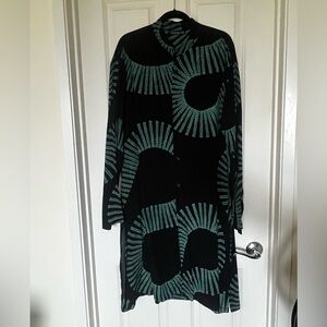 Manaola Elegant Black and Green Patterned Shrit Dress